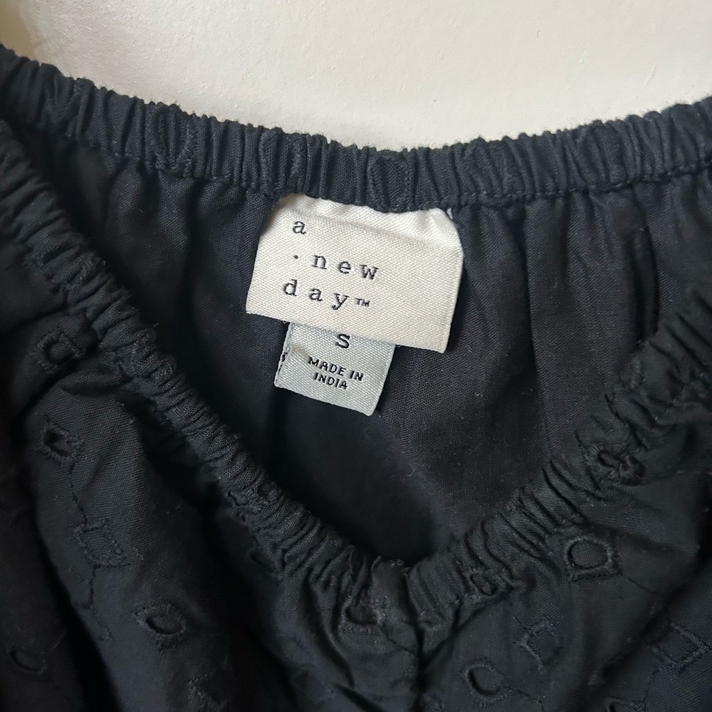 Women’s Puff Eyelet Black Blouse - Picture 4 of 4